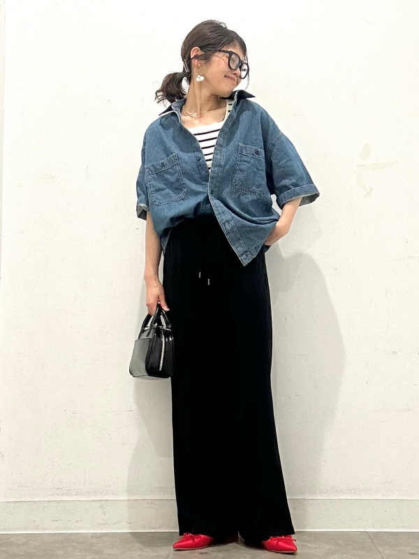 シアーブルゾン、バブルヘムワンピース(ノースリーブ)」の着用