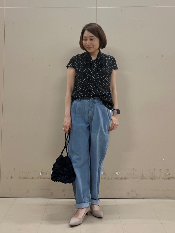 Denim Carrot Pants/NTQ」的穿搭靈感｜GU