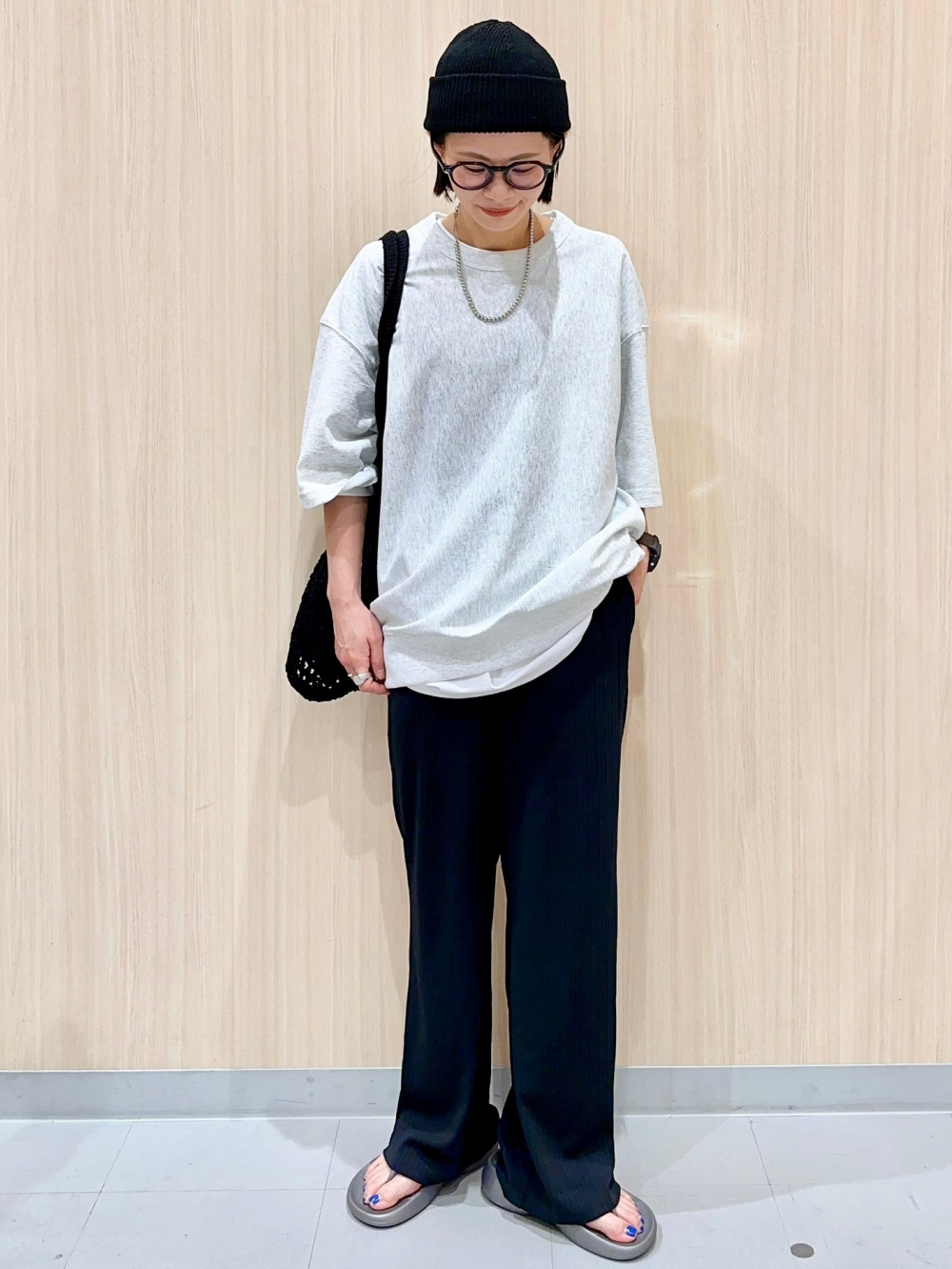 ストライプペプラムキャミソール、プルオンショートパンツ」の着用 