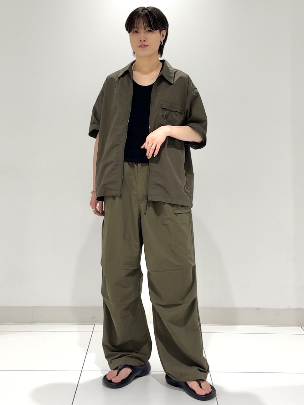 Nylon Zip Parachute Pants、Nylon Zip-Up Shirt/Halfslv」| GU的穿搭理念