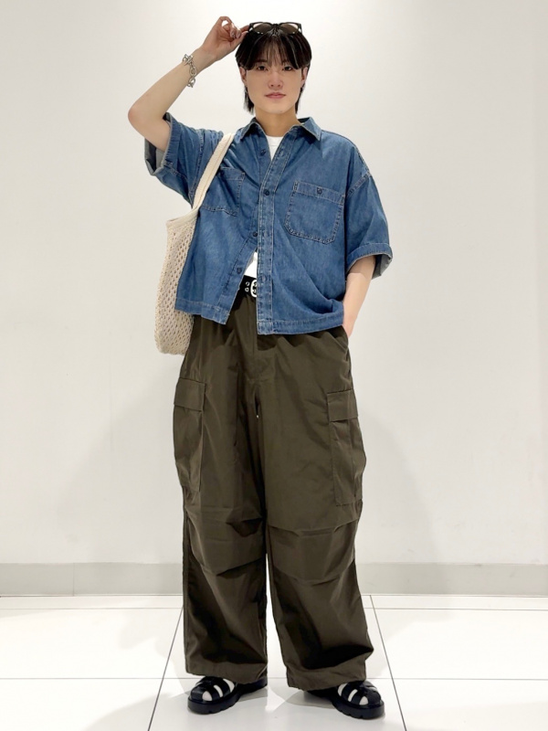 Mesh Knitted Bag、Half Zip Sweat Look T-Shirt/HalfSlv/Q」的穿搭