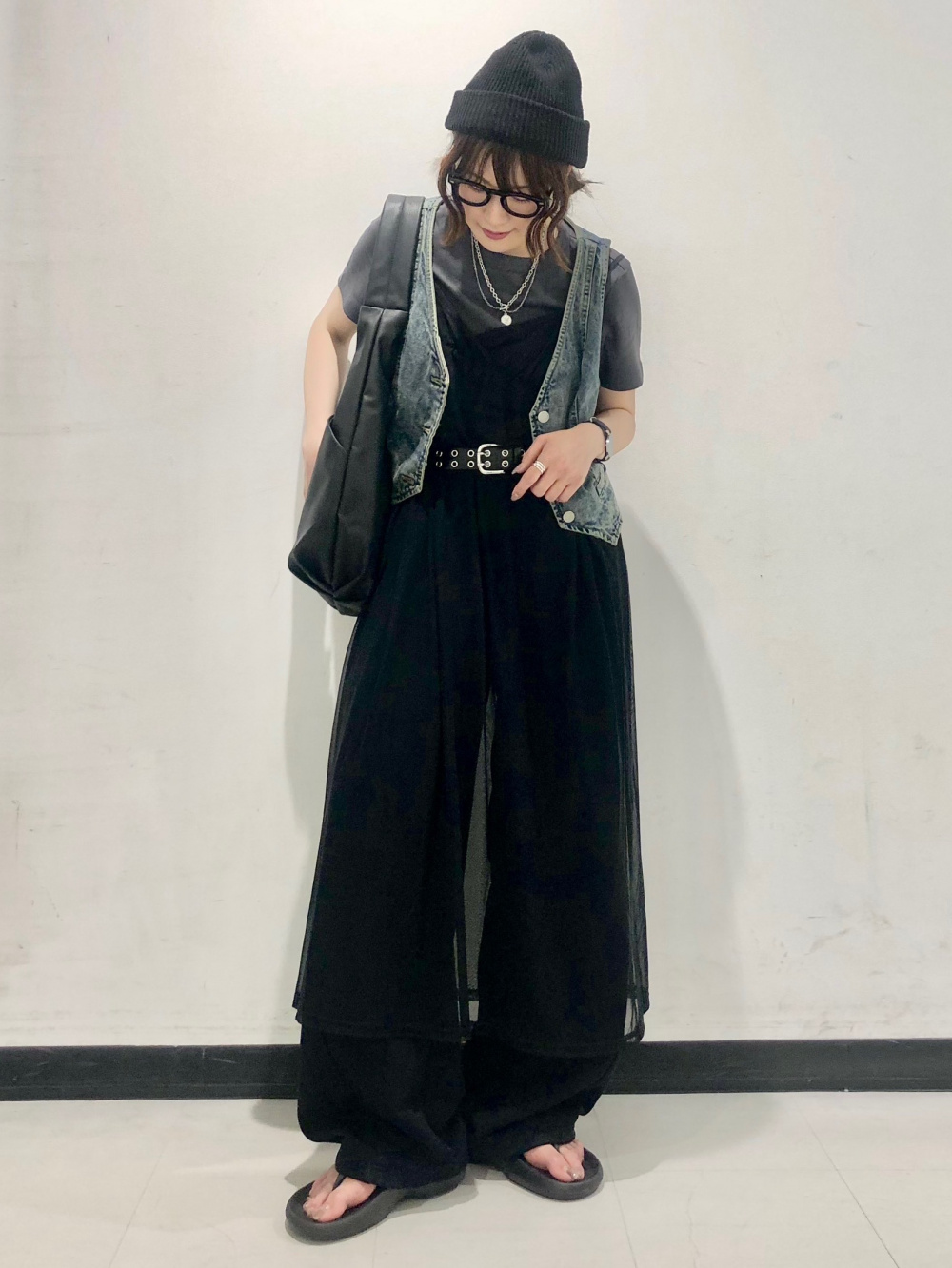 2WAYバンドゥ、デニムジャケット(セットアップ可能)」の着用