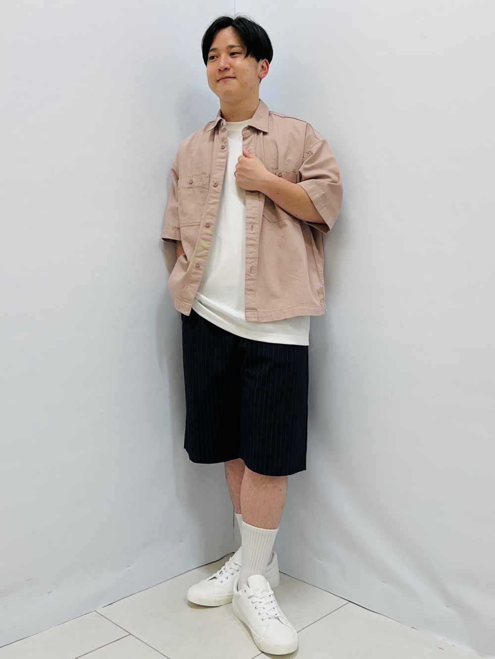 Dolman Sleeve Shirt/NTQ、Bermuda Shorts/NT」| GU的穿搭理念