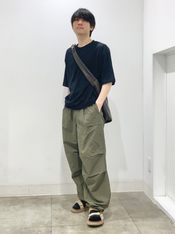 【ゆったりコーデ】HEMRES Coaching Remix ボクシーTシャツ 軽くて涼しいロングシャツ #クロミドリ [021070]｜AXESQUIN