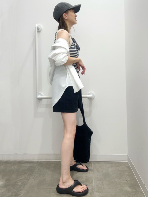 今季新作♡タグ付き新品　バックボタンシャツ GU公式 | バックボタンシャツ(レディース)