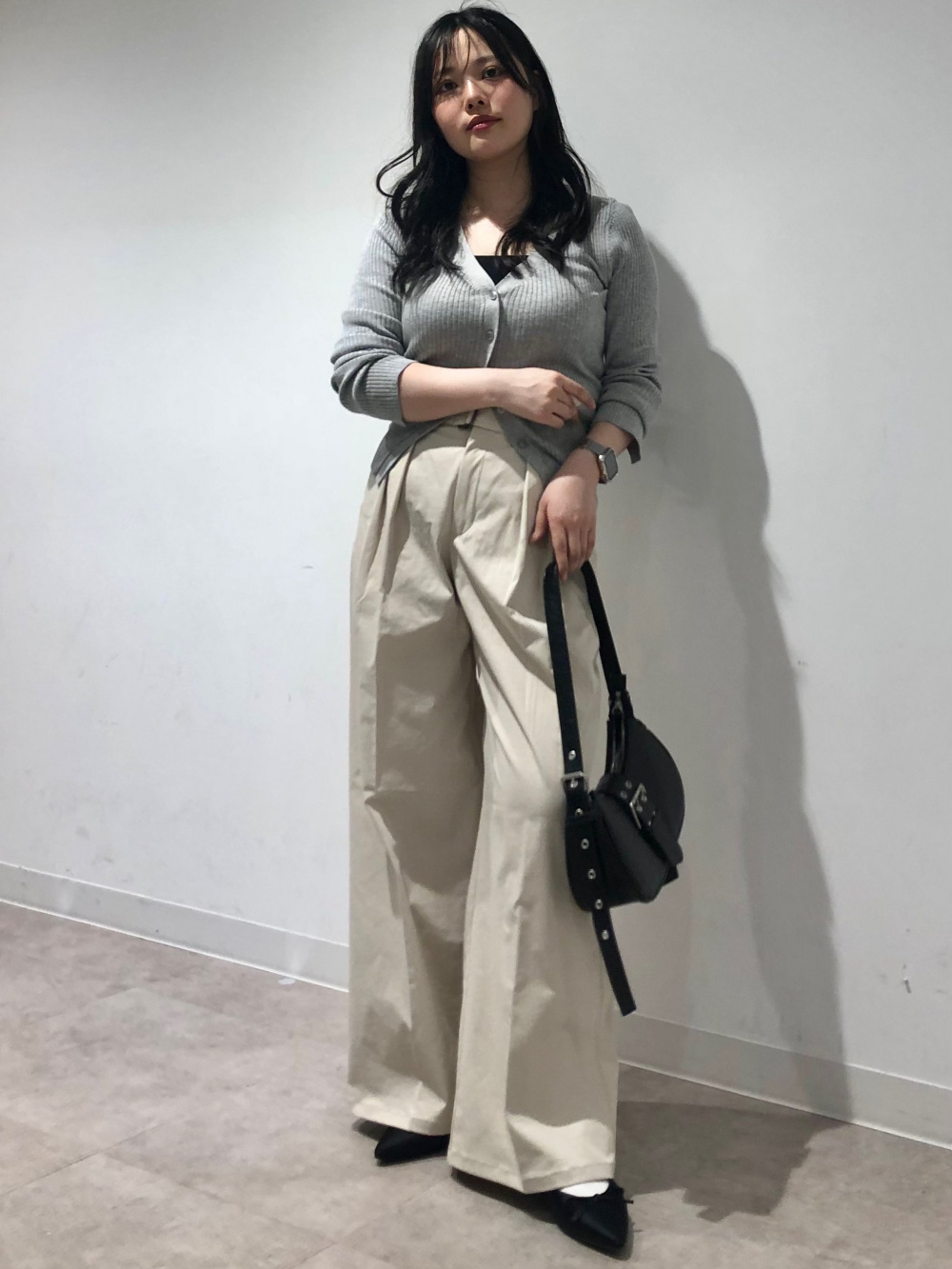 UVカットVネックカーディガンZ+E」の着用コーディネート| ジーユー