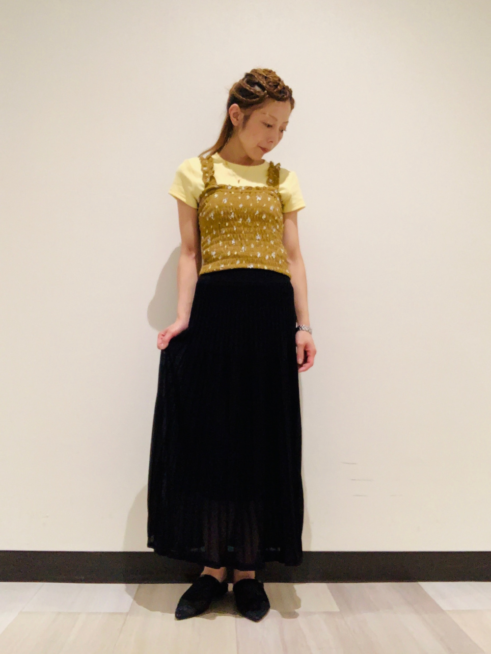 Shirring Flower Printed Camisole、Sheer Knitted Flared Skirt