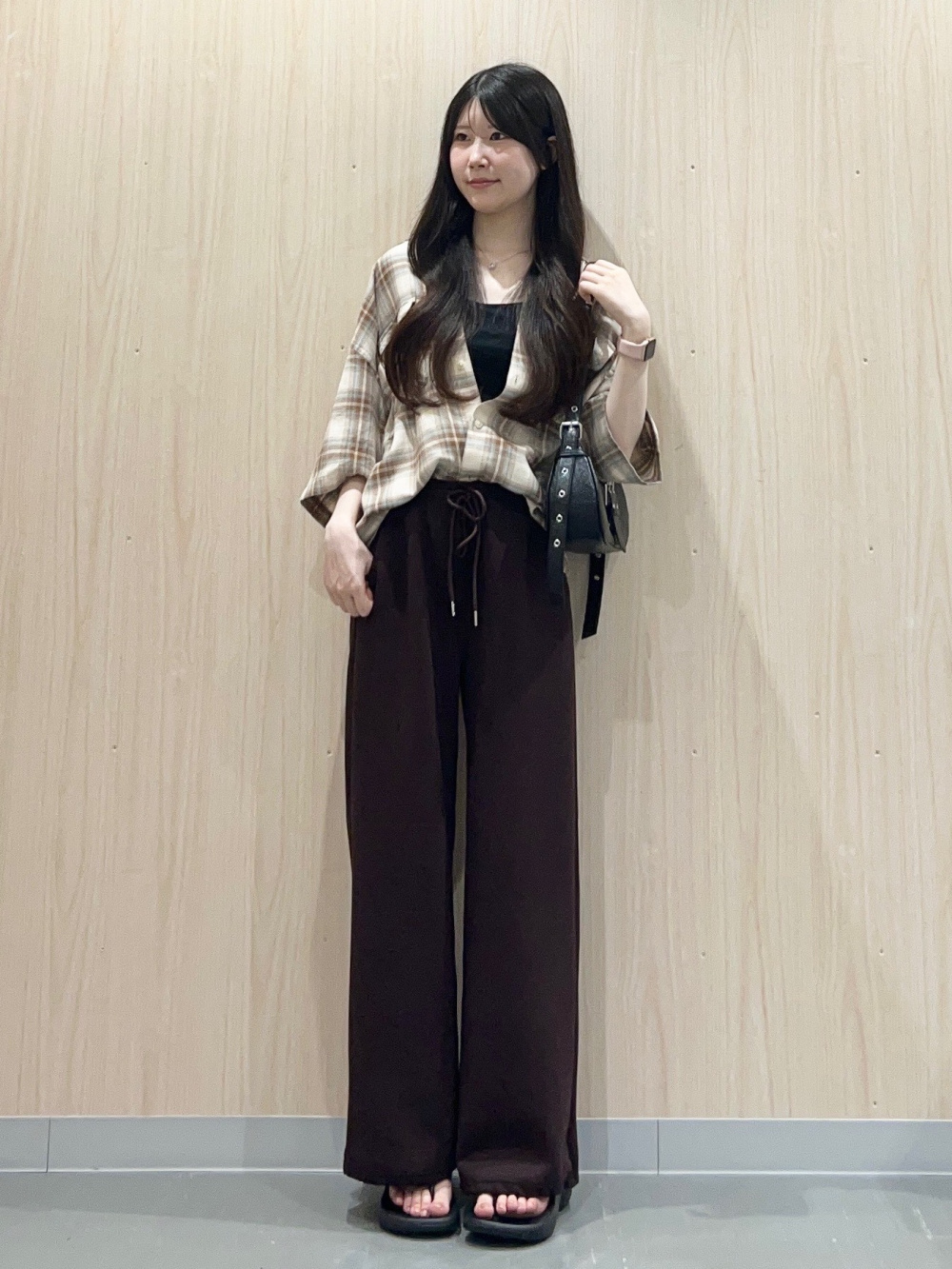 Hué　223545 オプションお写真2枚目掲載 ソフトシアークルーネックT(長袖)、タイツ2P(30デニール)」の