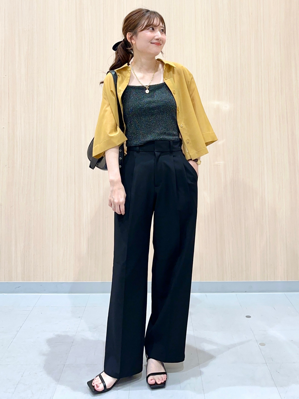 Sheer Shirt/Halfslv/Q、Lace Up Ballet Sneakers」| GU的穿搭理念