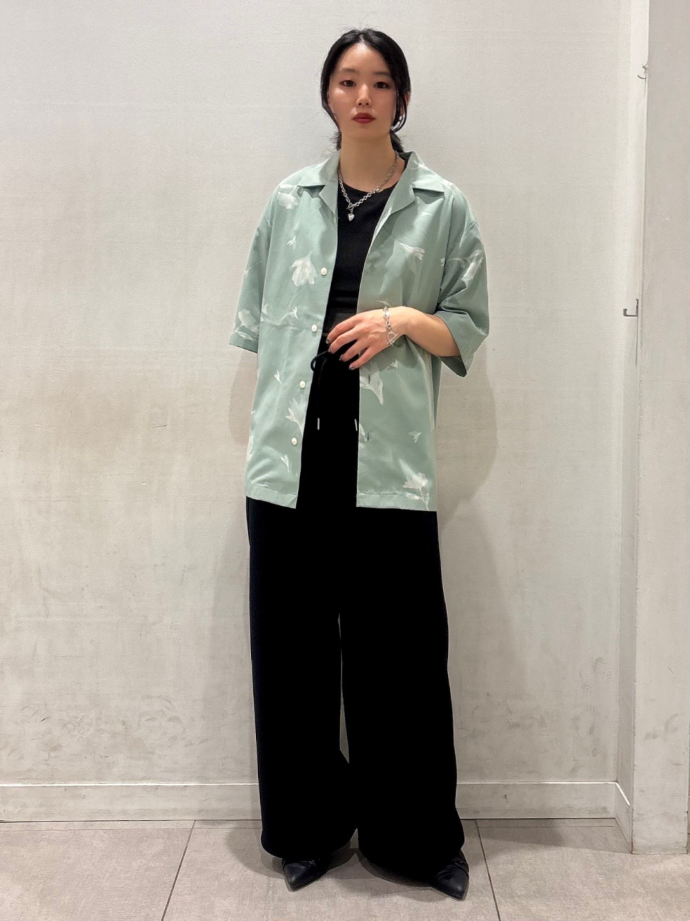 Heart Motif Volume Chain Necklace、Open Collar Shirt/Halfslv