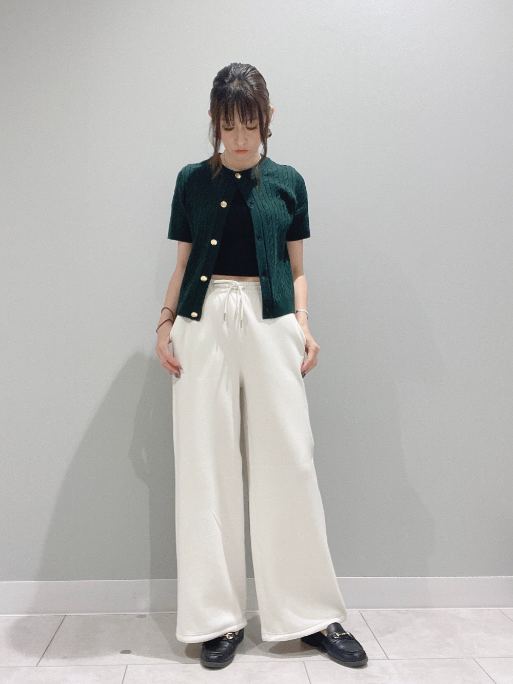 美品】フェラガモ ボウタイリボン付き 半袖カーディガン