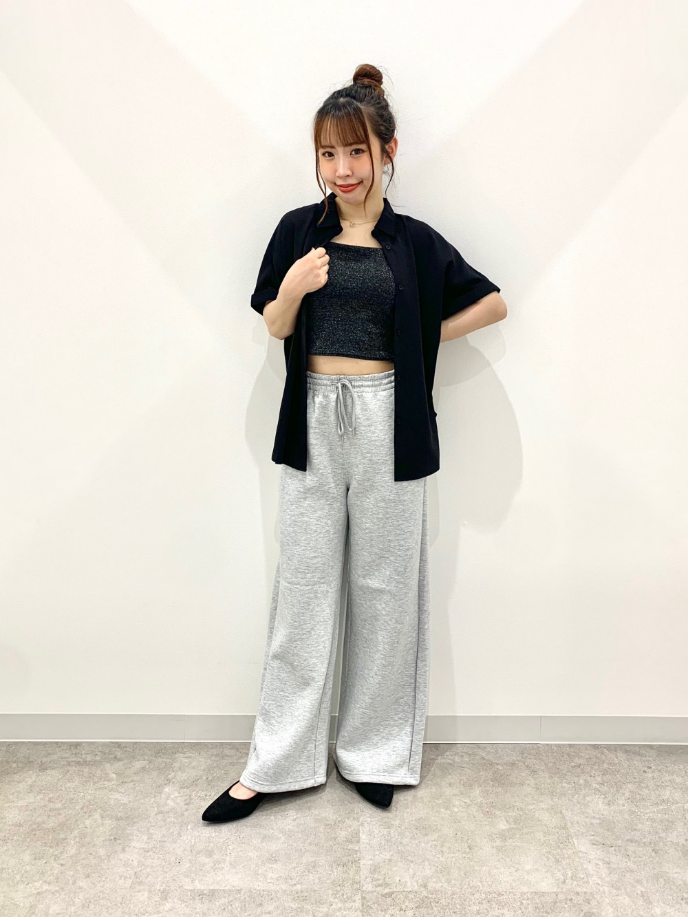 Draped Shirt/S、Bra-Feel Cropped Glitter Camisole」| GU的穿搭理念