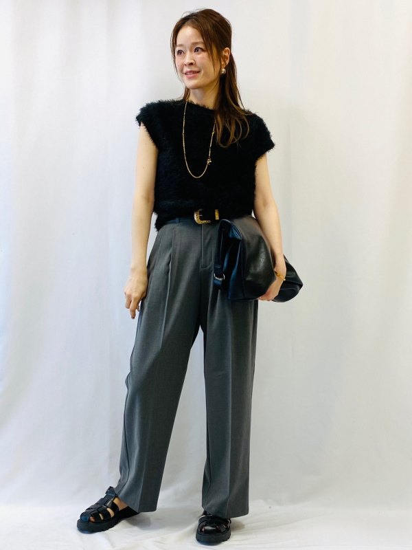 Taiga lgari ネイビーと黄色のボタンセットアップ 公式スタイリング | ジーユー