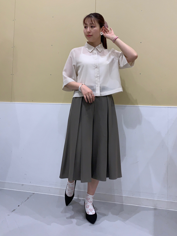 レディース服まとめ売りコーデ売り①夏服　アースカラー×大人カジュアル　ママコーデ アースカラー」のレディースのコーディネート一覧 | ジーユー