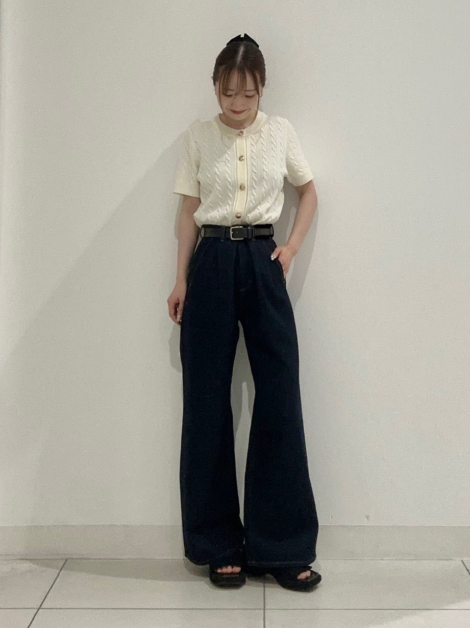 Front Zip Shirt/S、Denim Pleated Trousers/Q」| GU的穿搭理念