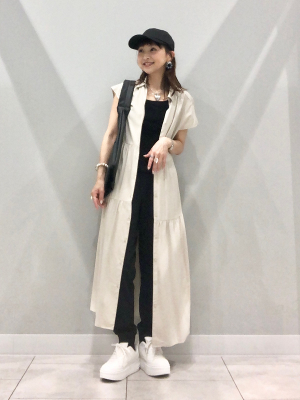 Dry Stretch Jogger Pants/GA、Tiered Dress/S/Z+EC」的穿搭靈感｜GU