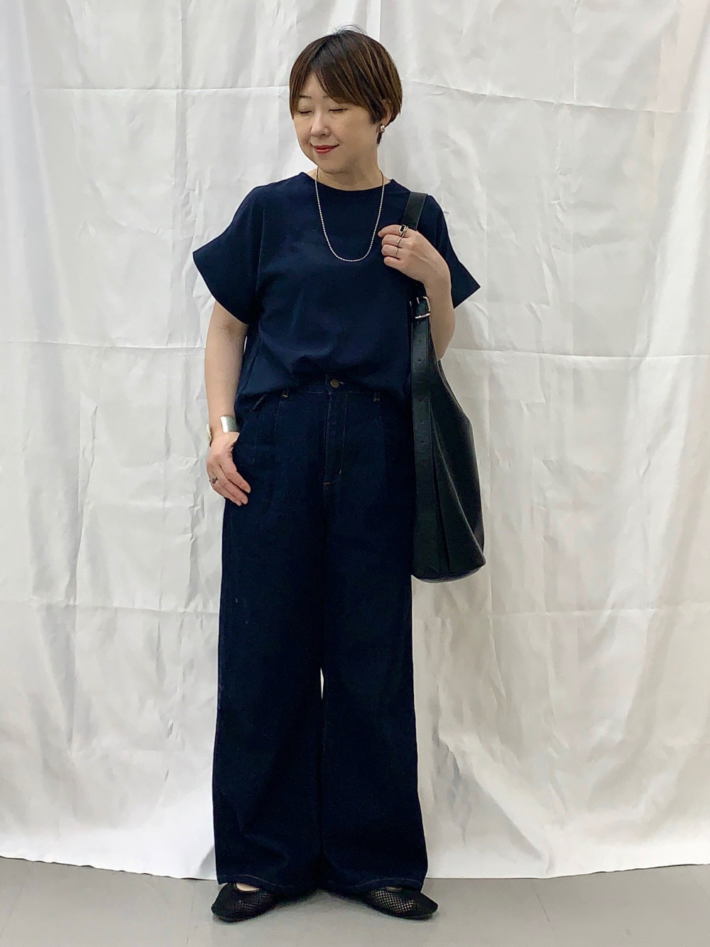 服、着たる  ドレープTブラウス(半袖)Z+E、デニムタックトラウザー(丈標準