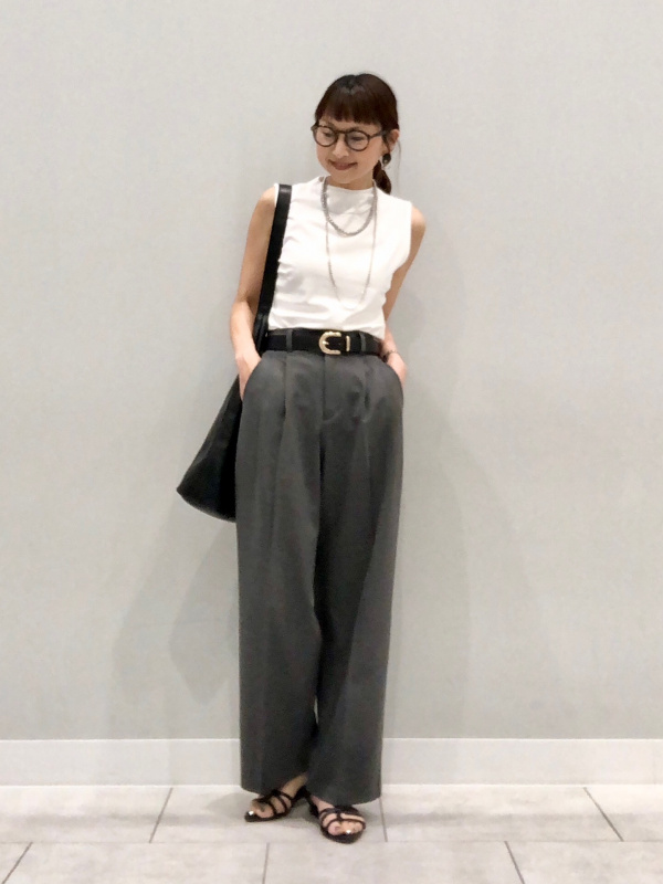 デニム✭ゆったりトップス★春夏コーデ★着回し万能✭シンプル可愛い 切り替えのリメイク風デニムが新鮮でおしゃれ！トップスはシアー