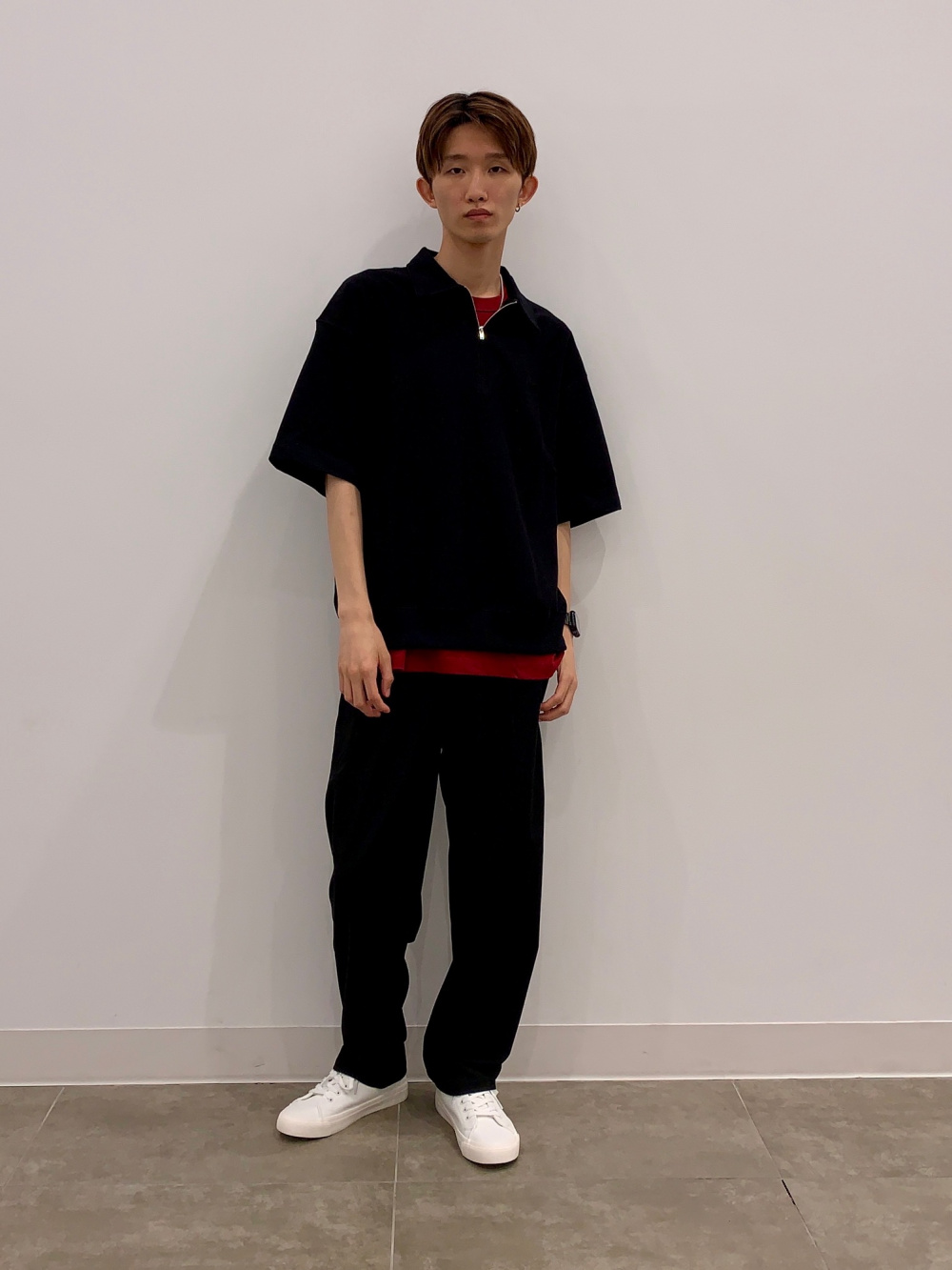 ハーフジップスウェT(5分袖)Q、コットンクルーネックT」の着用