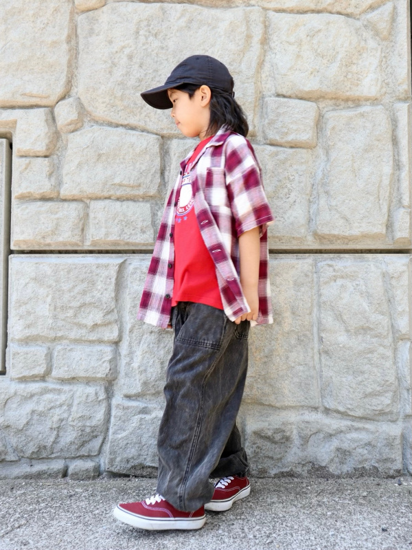 KIDS(男女兼用)デニムワイドワークジョガーパンツ（子ども服）の着用