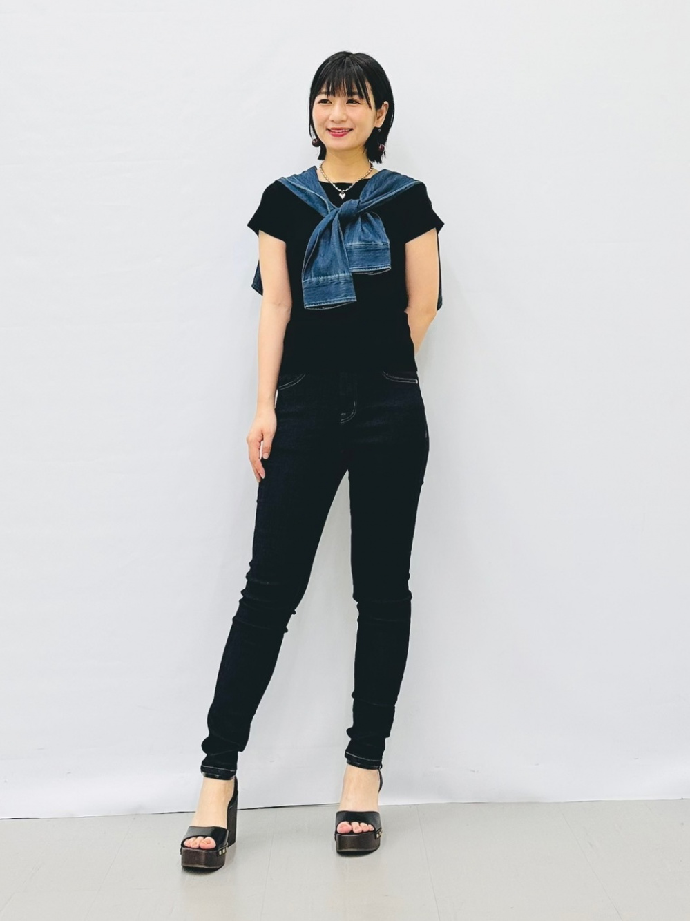 Pleated Wide Checked Pants、Denim Short Shirt」| GU的穿搭理念