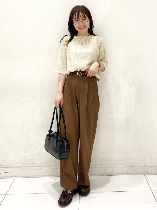 【どんなコーデにも合う】LV ブロイダリートリム クロップトップ louis-vuitton-broderie-trim-