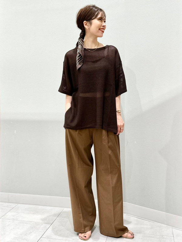 Pleated Wide Pants、Velour Sneakers」| GU的穿搭理念