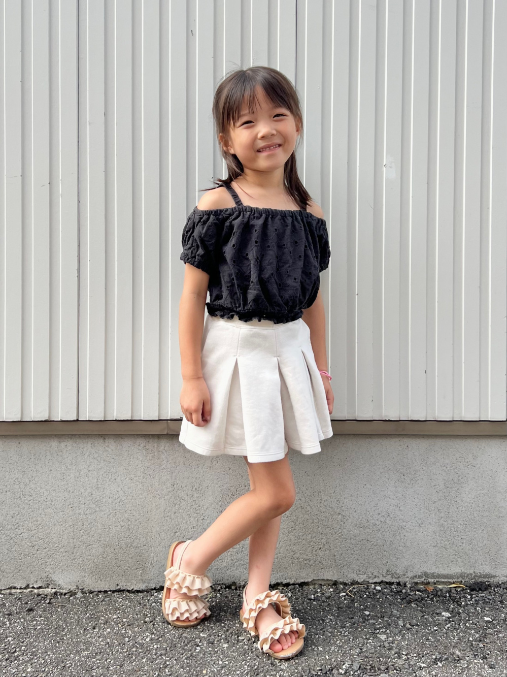 GU  レースオフショルダートップス GIRLSオフショルダーコットンレースブラウス(半袖)」の着用