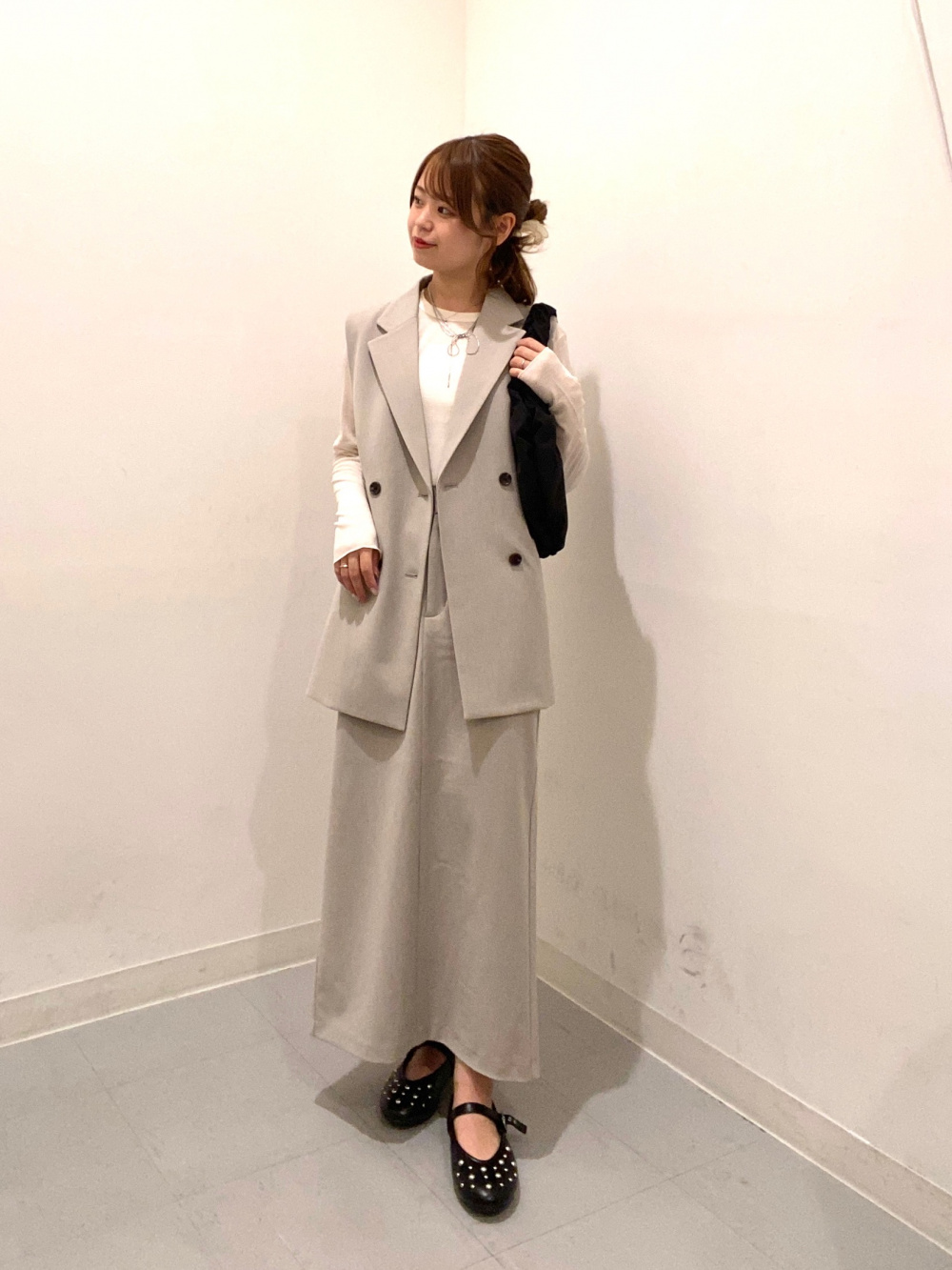 ダブルブレストベストZ+E、ソフトシアークルーネックT(長袖)」の