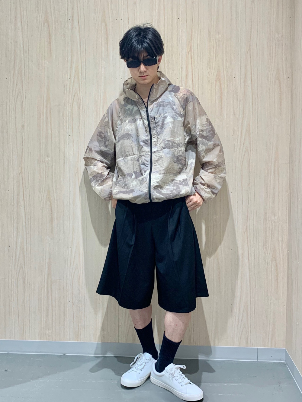 UV Protection Narrow Square Sunglasses、Pocketable Light