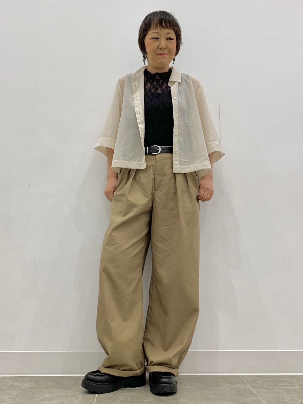 Shiuページ Sheer Shirt/Halfslv/Q」| GU的穿搭理念
