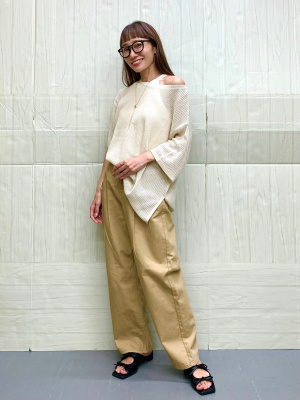 yori ベージュ ダブルタックワイドパンツ　36 美品 シフォンタックワイドパンツ 2サイズ 着痩せ[品番：IK000007652