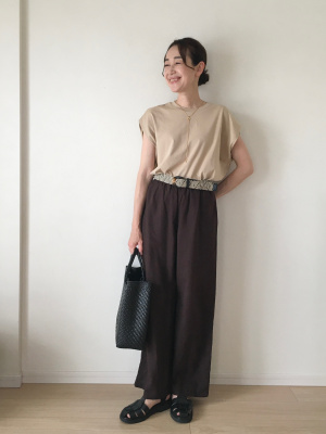 GU公式 | ウエストタックフレンチスリーブT