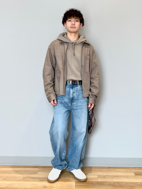 hasn　ロボホンアウトフィット双子コーデ GU⋆低身長コーデ♡ フロントボタンがポイントのビスチェ✨ 後ろ