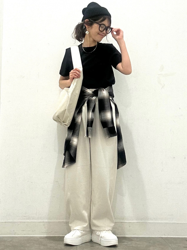 モノトーンでお洒落コーデに♡【CHANEL】シャネルグローブ 公式スタイリング | ジーユー