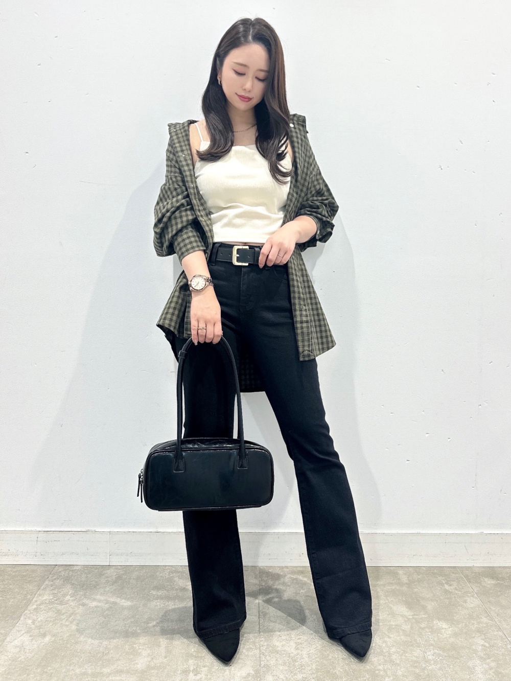 Sheer Shirt/Halfslv/Q、Circle Buckle Wide Belt」| GU的穿搭理念