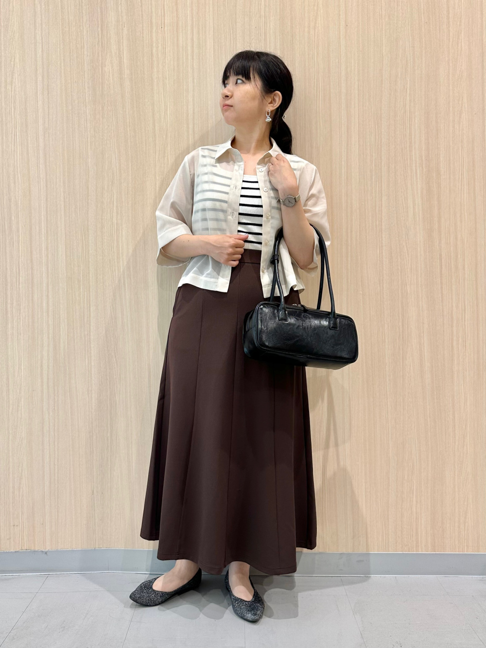 Sheer Shirt/Halfslv/Q、Lace Up Ballet Sneakers」| GU的穿搭理念