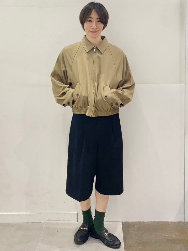 オックスフォードショートシャツ、バミューダショートパンツの