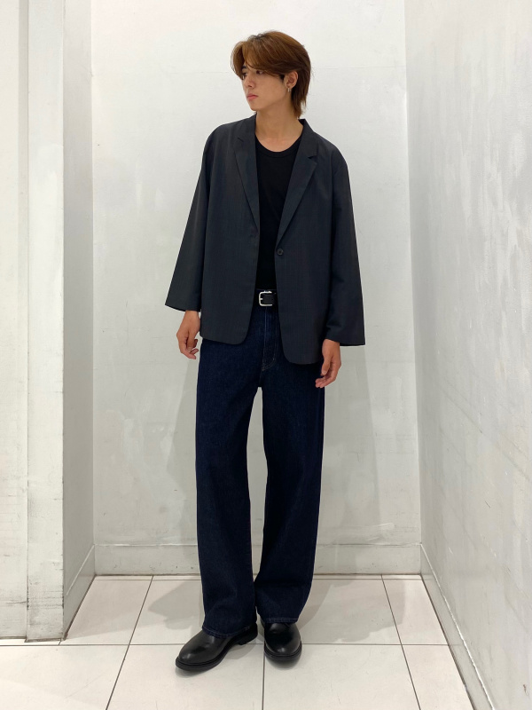 コットンクルーネックT(半袖)、ツータックバギースラックス