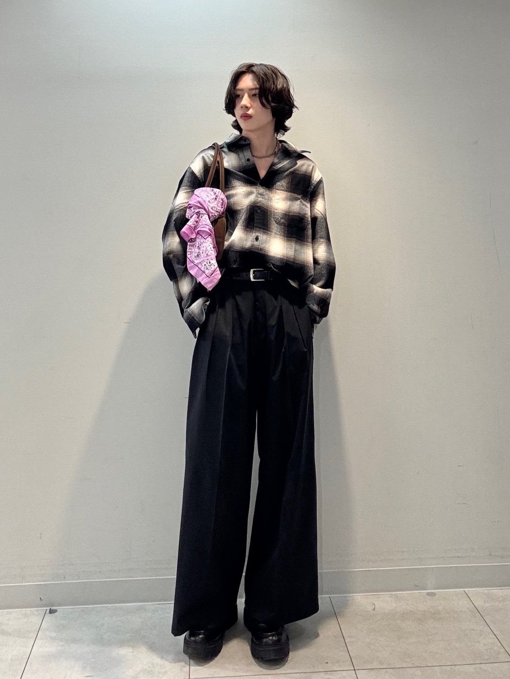 ブラッシーニットVネックカーディガン、ダブルポケットオープンカラー