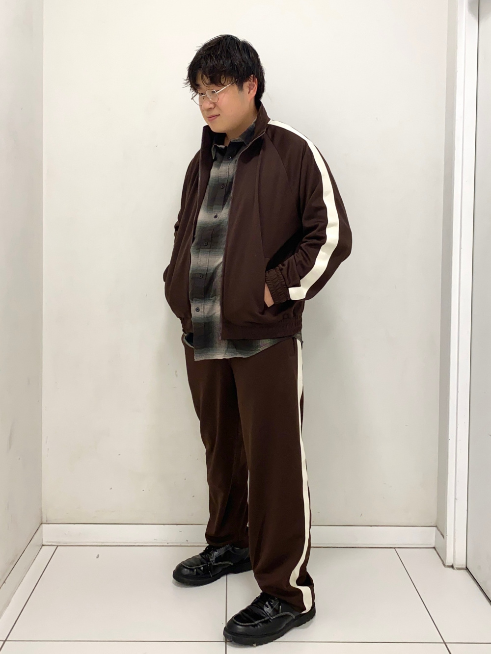 トラックパンツ、トラックジャケット」の着用コーディネート| ジーユー