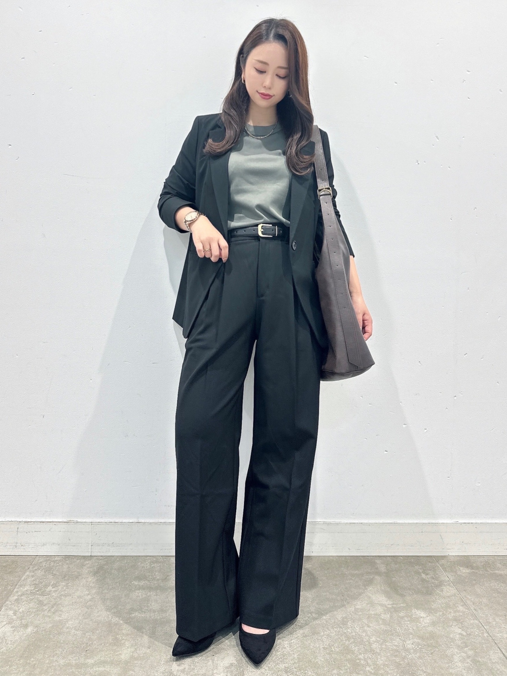 ドレープシャツZ+E、タックワイドパンツ(丈標準70.0～74.0cm)」の着用