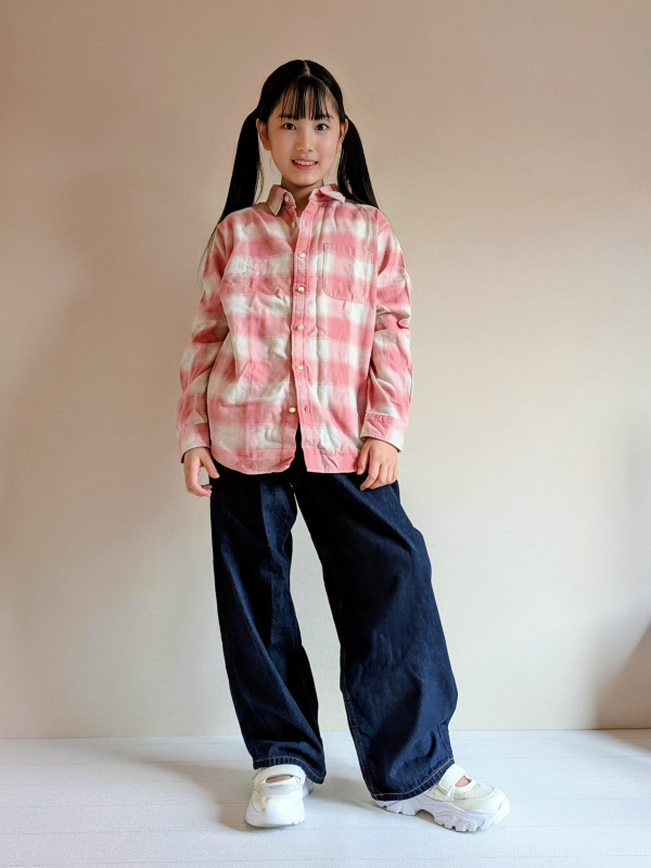 GIRLSデニムツータックワイドパンツJR（子ども服）の着用