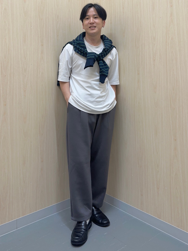 An outfit using Double Face Sweat Carrot Pants and Leather Flat