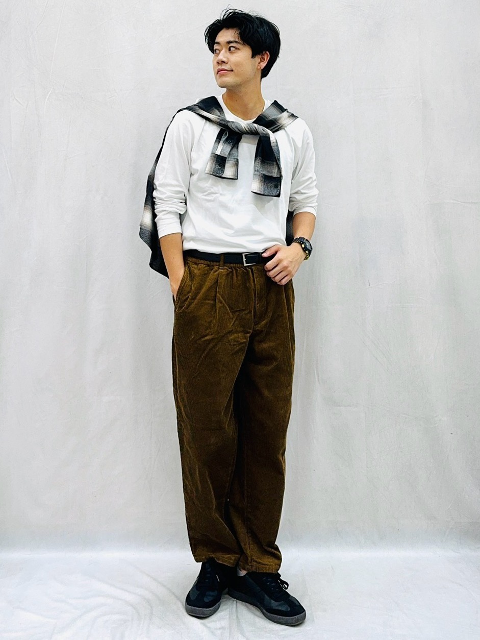 Soft Cotton Crew Neck T-Shirt/L、Comfy Insole Sneakers」| GU的穿搭理念