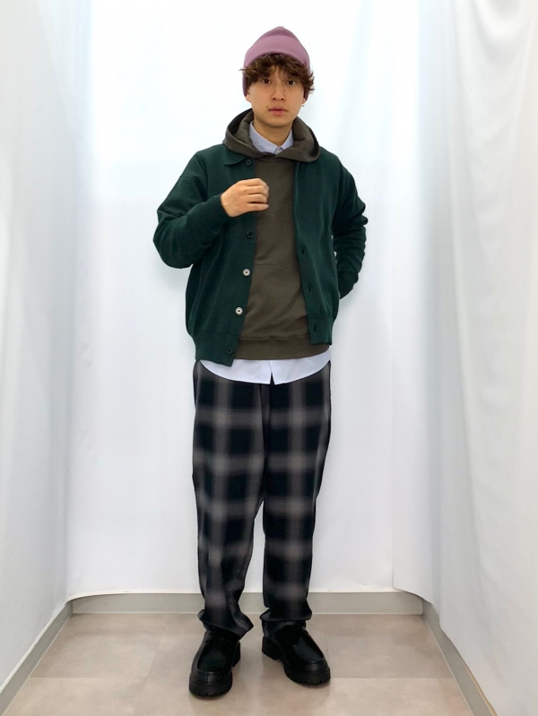 ミラノリブポロカーディガン、バレルレッグスラックスのコーディネート