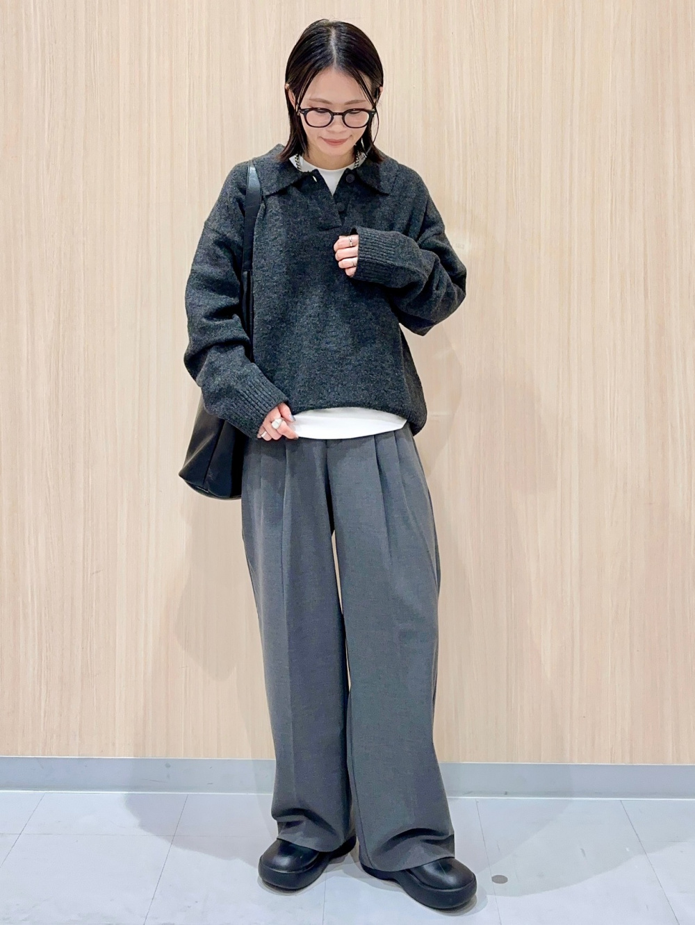 シャイニークルーネックカーディガンZ、タックワイドパンツ(丈標準70.0