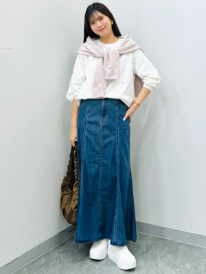 GU公式 | ライトデニムフレアマキシスカート