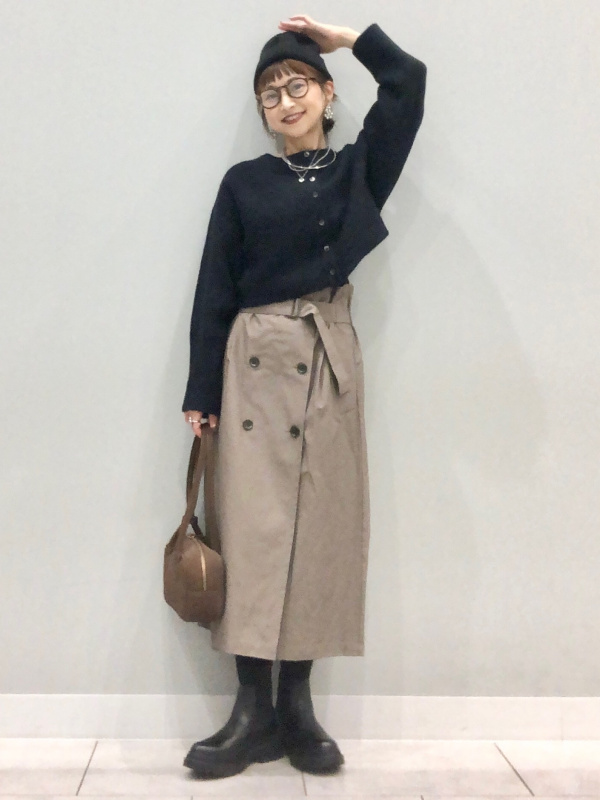 ✖️rokhベージュ ひざ丈スカート ボタン付き　38 ロク 公式スタイリング | ジーユー