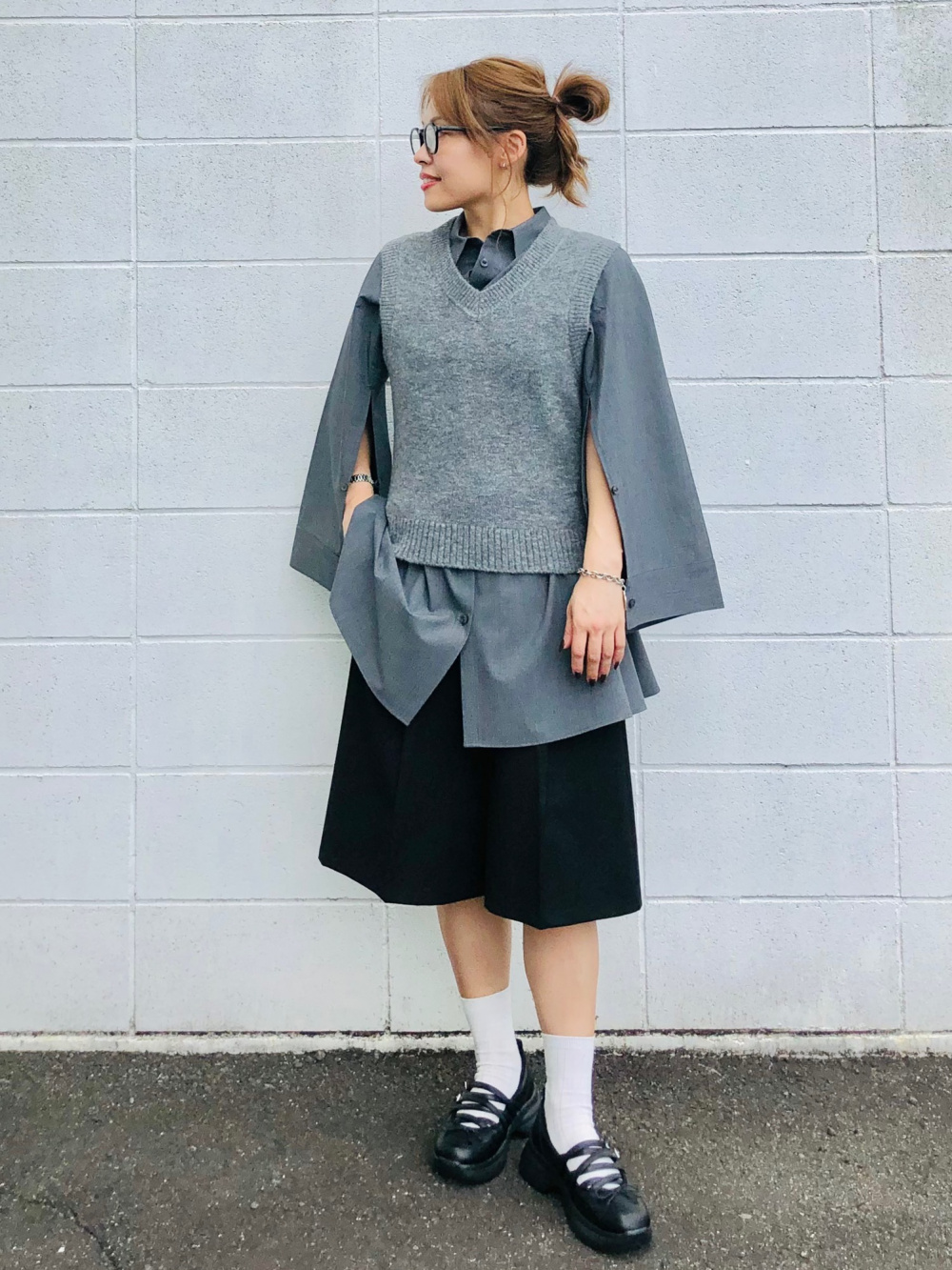 ボレロセットT by rokh、バミューダショートパンツNTQ+E」の着用